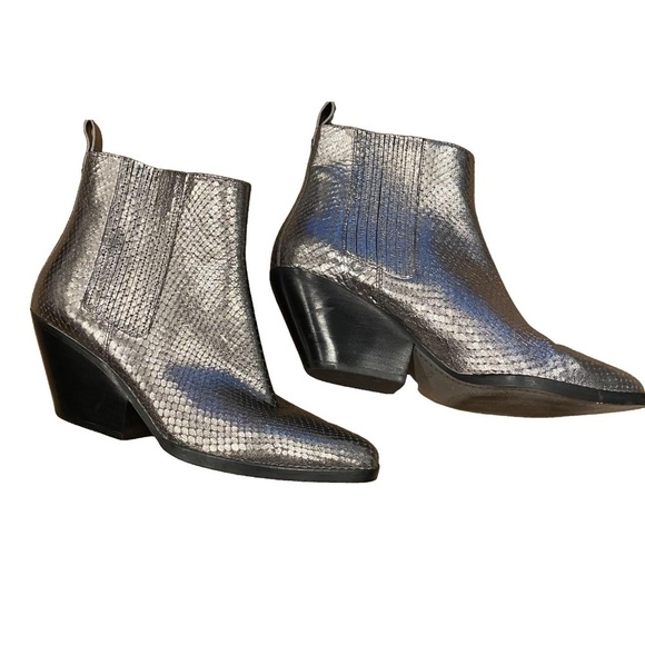 MICHAEL KORS Sinclair Metallic Embossed Silver Leather Swiftie Cowboy Boot 6 - Picture 7 of 16